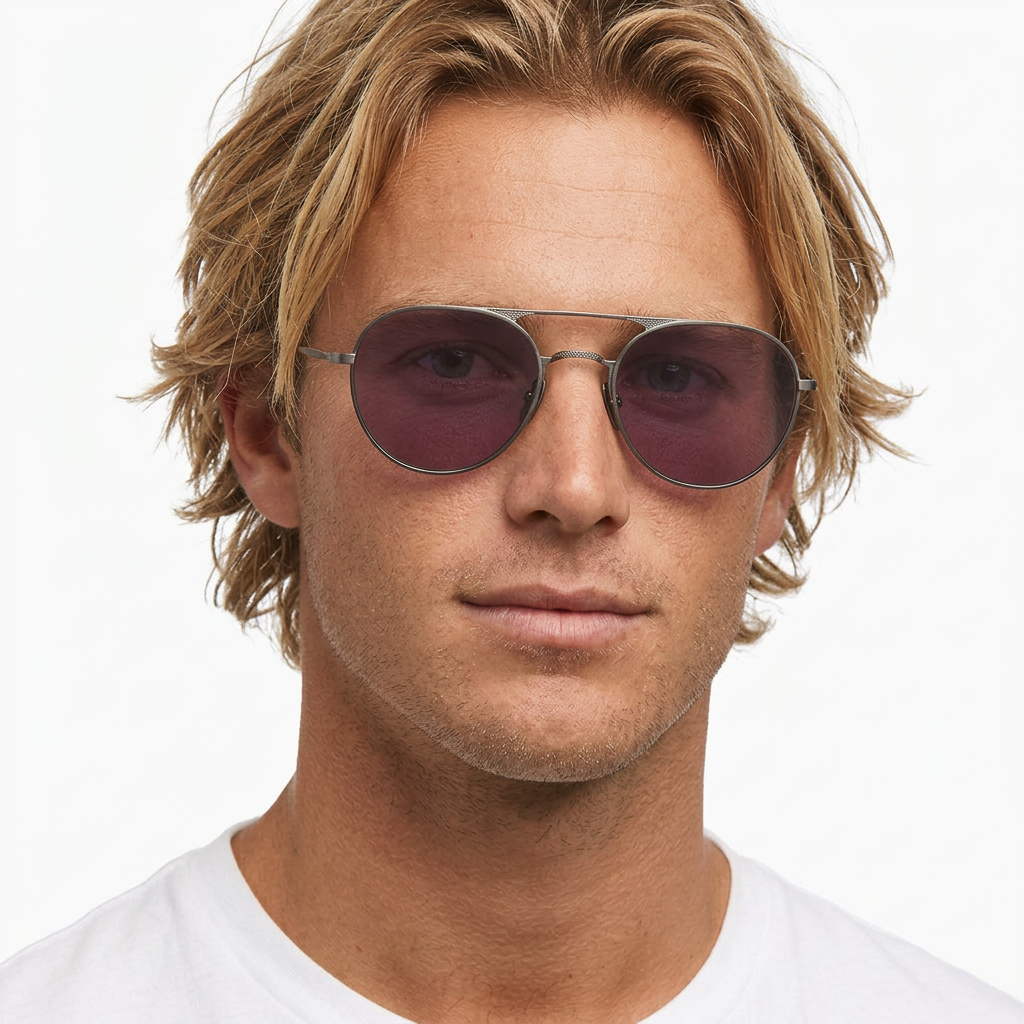 Square close-up of the model wearing Benny J sunglasses