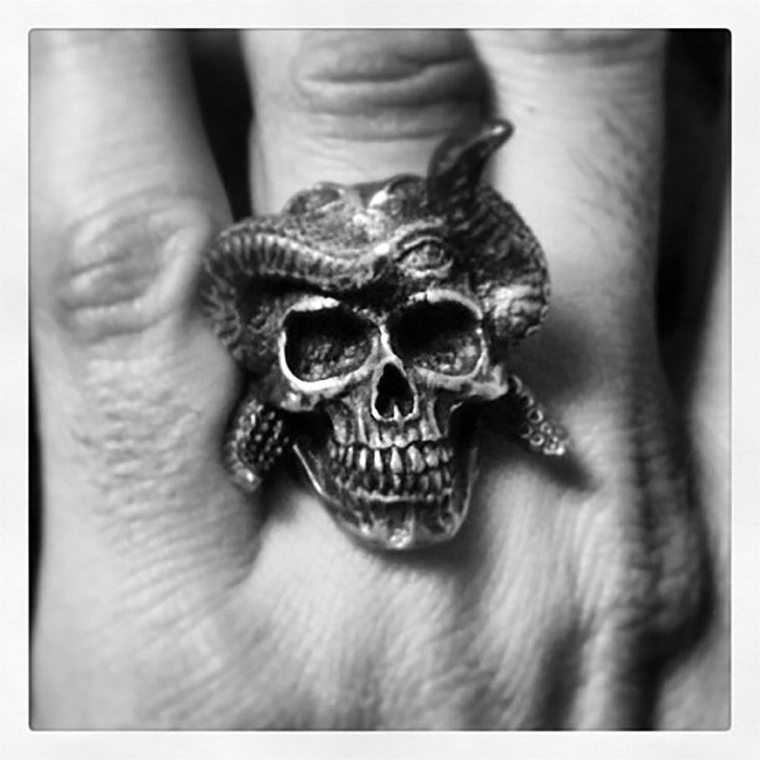 JUNKER DESIGNS - "TENTACLE SKULL" Ring in Pewter