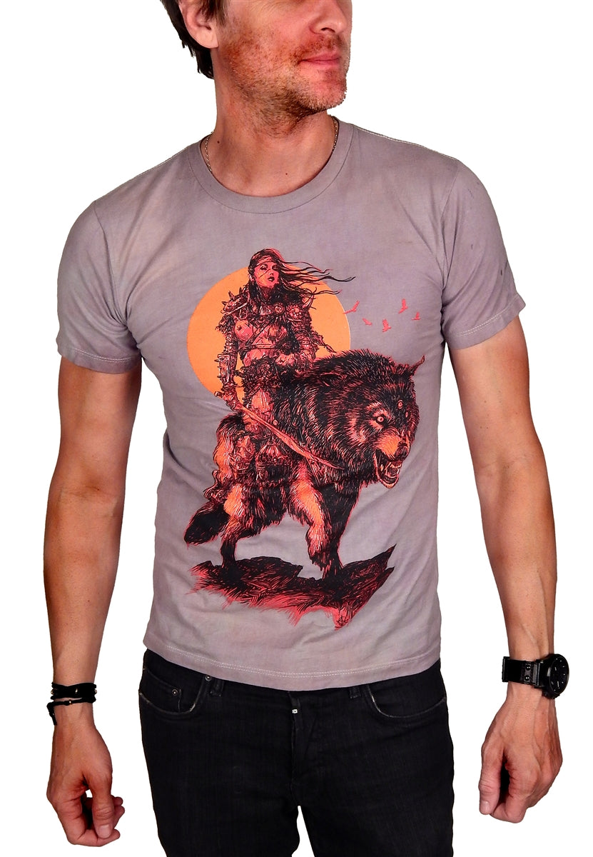 Junker Designs – Men's Wolf T-Shirt in Gray