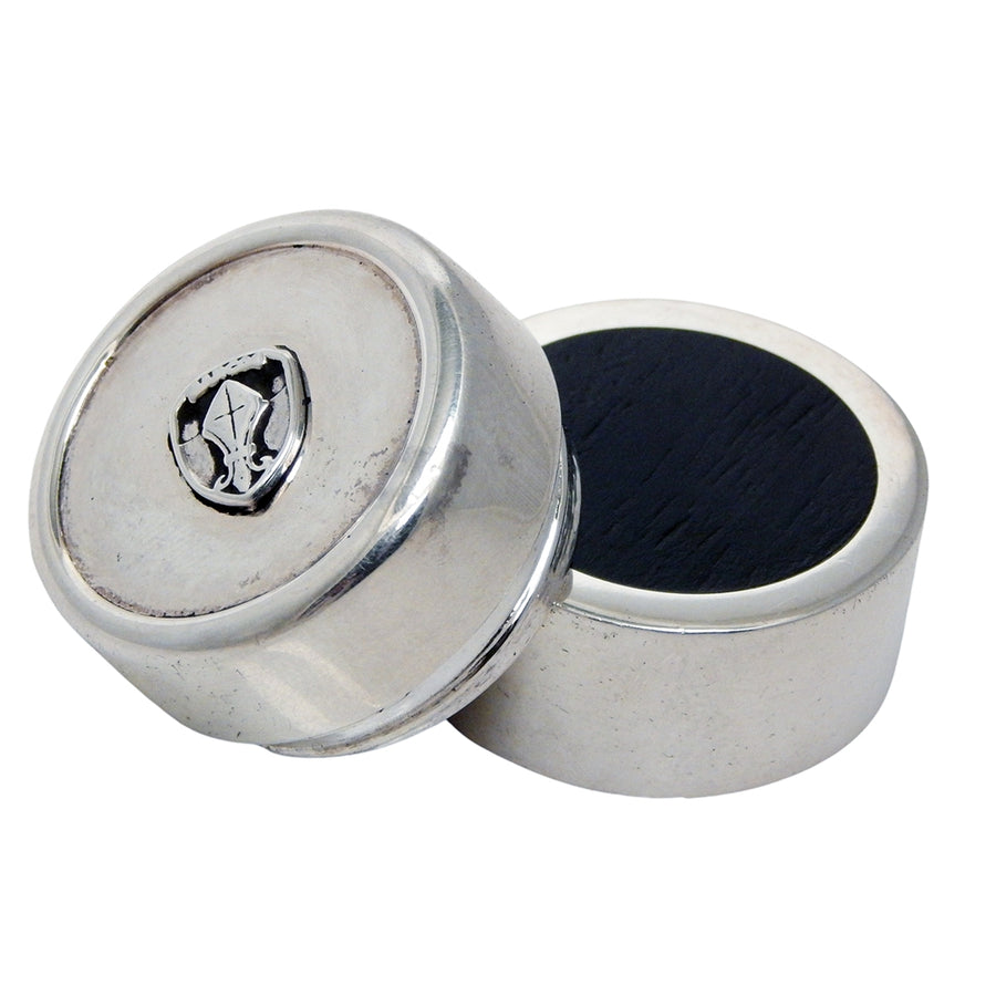 Marcos – Pill Box with Inlaid Ebony Wood in Sterling Silver