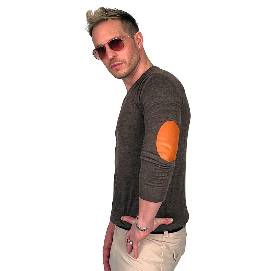 VESTRUM - "PHILADELPHIA" V-Neck Sweater in Dark Brown